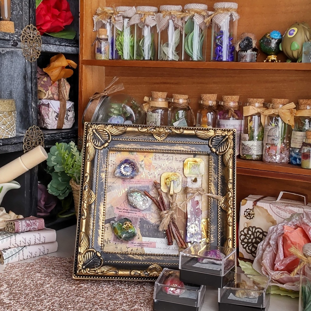 【お値段改定🪄】額装された妖精の世界✨/キラキラ輝く妖精の世界から集めたアイテムを、あなたのお部屋にどうぞ(*´∀`*)ノ゛