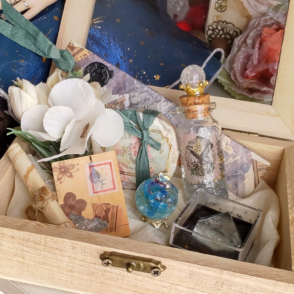 【お値段改定🪄】妖精の国からの贈り物🎁✨/小瓶や可愛らしいアイテムが揃った、素敵な小箱をあなたへ🎶