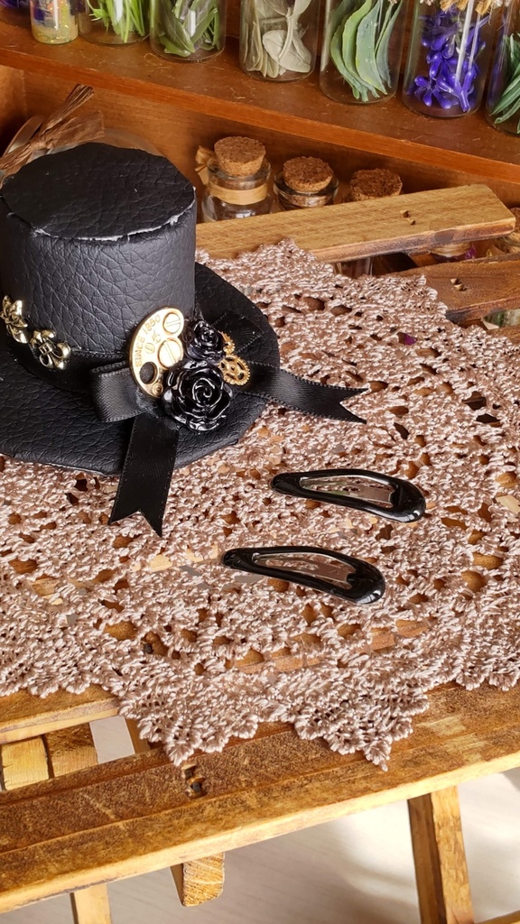 1/3ドールサイズ(DD・SDなど)★シルクハット型ヘッドドレス(磁石入り)★3種類/ゴシックで格好良いヘッドドレスをどうぞ🎩✨