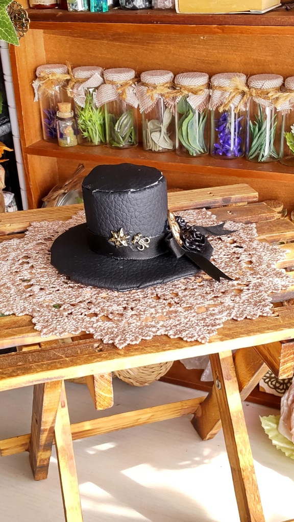 1/3ドールサイズ(DD・SDなど)★シルクハット型ヘッドドレス(磁石入り)★3種類/ゴシックで格好良いヘッドドレスをどうぞ🎩✨