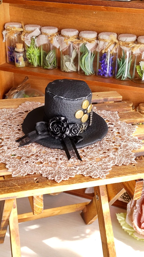 1/3ドールサイズ(DD・SDなど)★シルクハット型ヘッドドレス(磁石入り)★3種類/ゴシックで格好良いヘッドドレスをどうぞ🎩✨