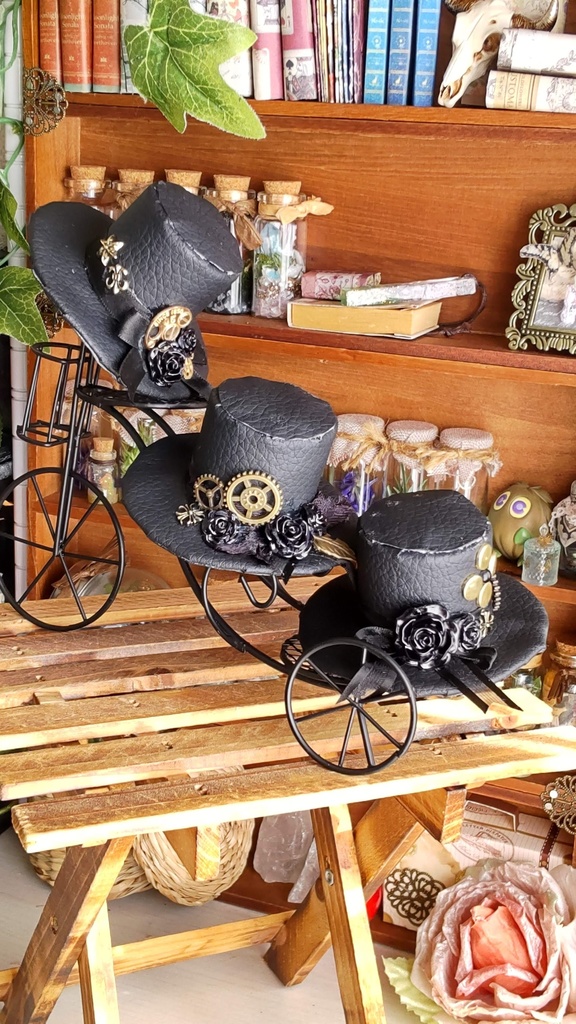 1/3ドールサイズ(DD・SDなど)★シルクハット型ヘッドドレス(磁石入り)★3種類/ゴシックで格好良いヘッドドレスをどうぞ🎩✨