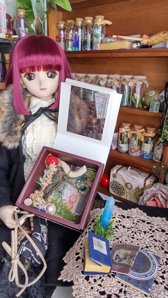 【お値段改定🪄】1/3ドールサイズ(SD、DDなど)妖精の国のセット/ゴシックでメルヘンな小瓶などのセットです📜🌿✨