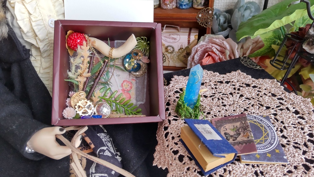 【お値段改定🪄】1/3ドールサイズ(SD、DDなど)妖精の国のセット/ゴシックでメルヘンな小瓶などのセットです📜🌿✨