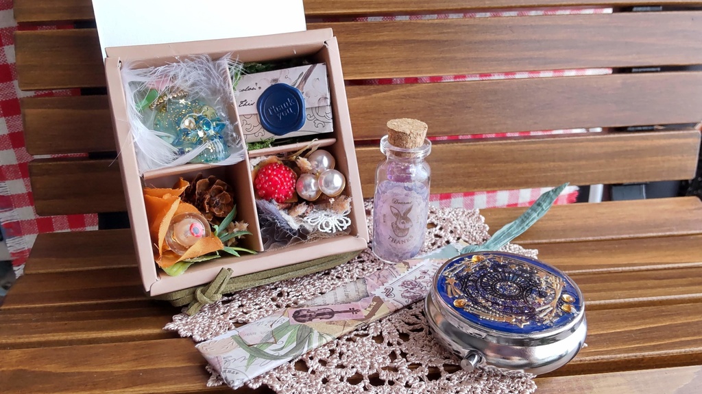 白き魔女の贈り物/ゴシックでメルヘンなBOXやピルケースなどのセットです📜🌿✨