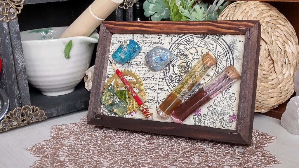 額装された魔法道具✨/キラキラ輝く魔法の道具などのアイテムを、あなたのお部屋にどうぞ(*´∀`*)ノ゛