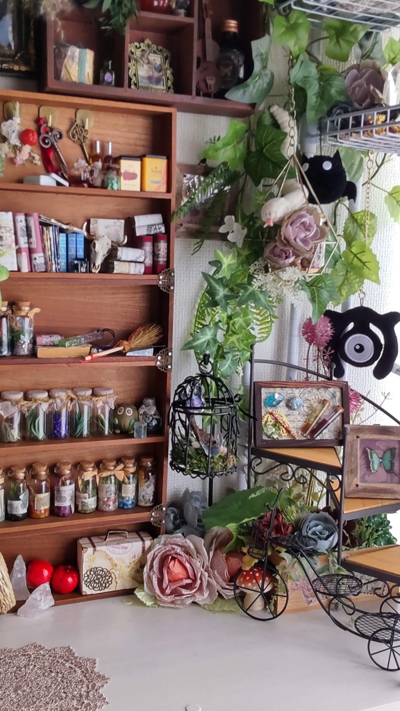 額装された魔法道具✨/キラキラ輝く魔法の道具などのアイテムを、あなたのお部屋にどうぞ(*´∀`*)ノ゛