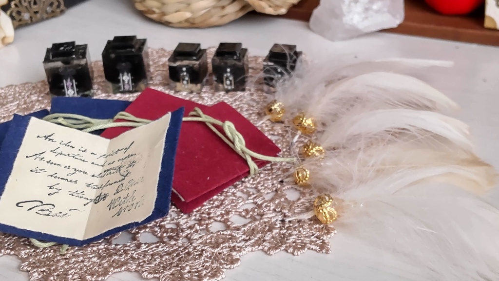 魔法の書と羽ペン&インク瓶セット★1/3ドールサイズ/魔法学に必要な小物のセットをおひとついかがですか✨