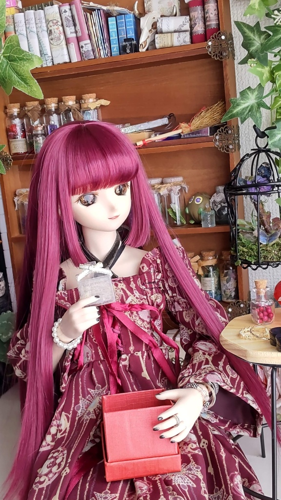 1/3ドールサイズ(DD・SDなど)箱入りパフューム香水(2種類)★レジン作品/あなたのドールへプレゼントにいかがですか🎁✨