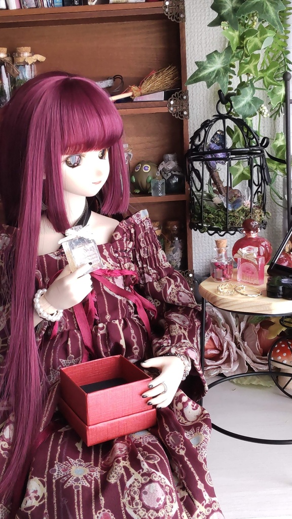 1/3ドールサイズ(DD・SDなど)箱入りパフューム香水(2種類)★レジン作品/あなたのドールへプレゼントにいかがですか🎁✨