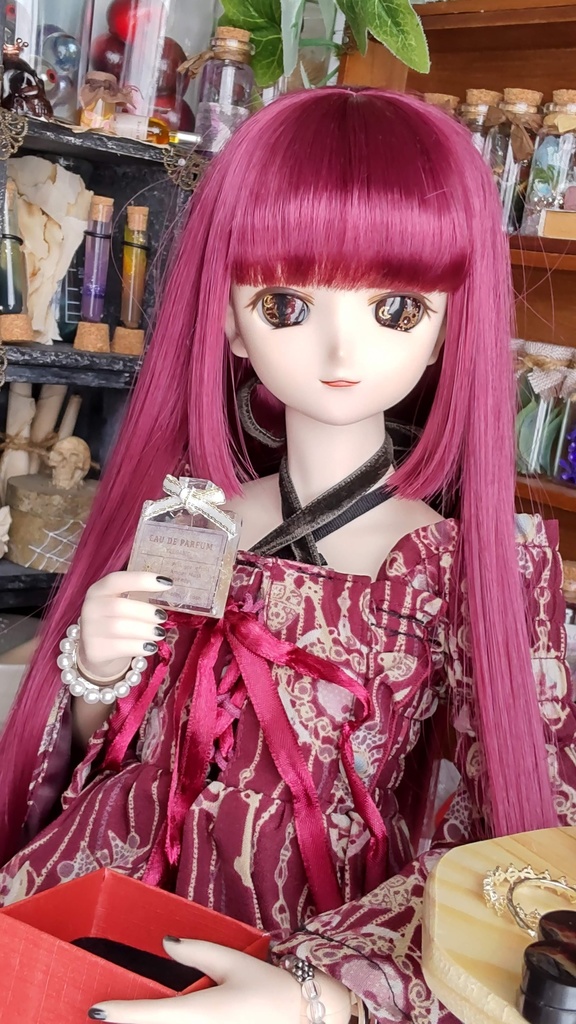 1/3ドールサイズ(DD・SDなど)箱入りパフューム香水(2種類)★レジン作品/あなたのドールへプレゼントにいかがですか🎁✨