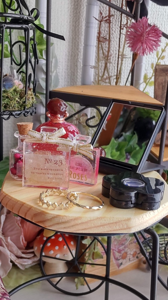 1/3ドールサイズ(DD・SDなど)箱入りパフューム香水(2種類)★レジン作品/あなたのドールへプレゼントにいかがですか🎁✨