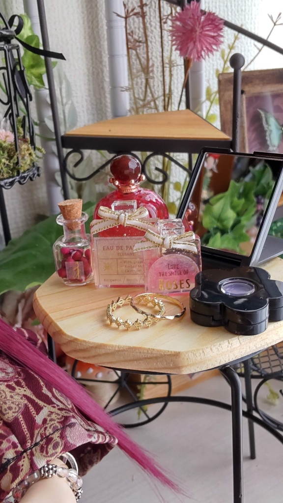 1/3ドールサイズ(DD・SDなど)箱入りパフューム香水(2種類)★レジン作品/あなたのドールへプレゼントにいかがですか🎁✨