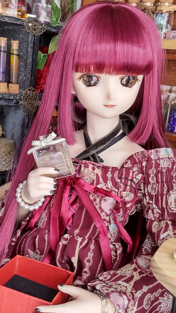 1/3ドールサイズ(DD・SDなど)箱入りパフューム香水(2種類)★レジン作品/あなたのドールへプレゼントにいかがですか🎁✨