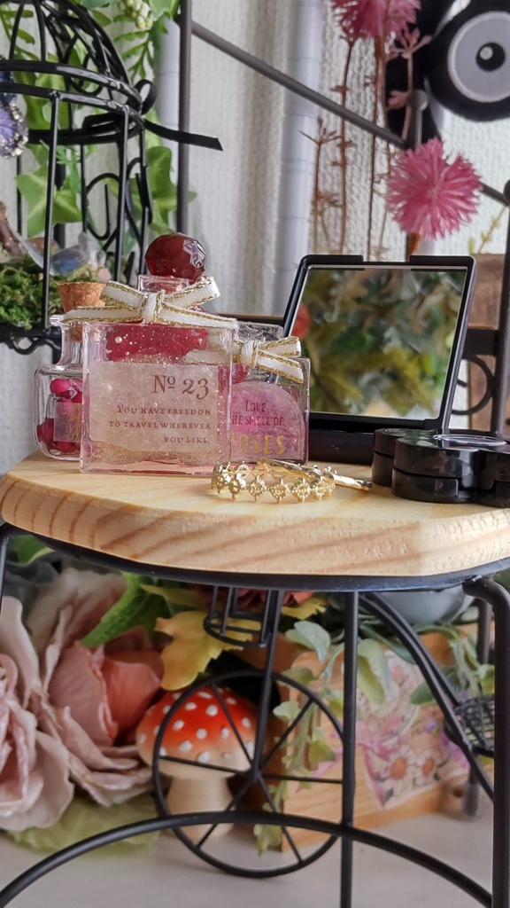 1/3ドールサイズ(DD・SDなど)箱入りパフューム香水(2種類)★レジン作品/あなたのドールへプレゼントにいかがですか🎁✨