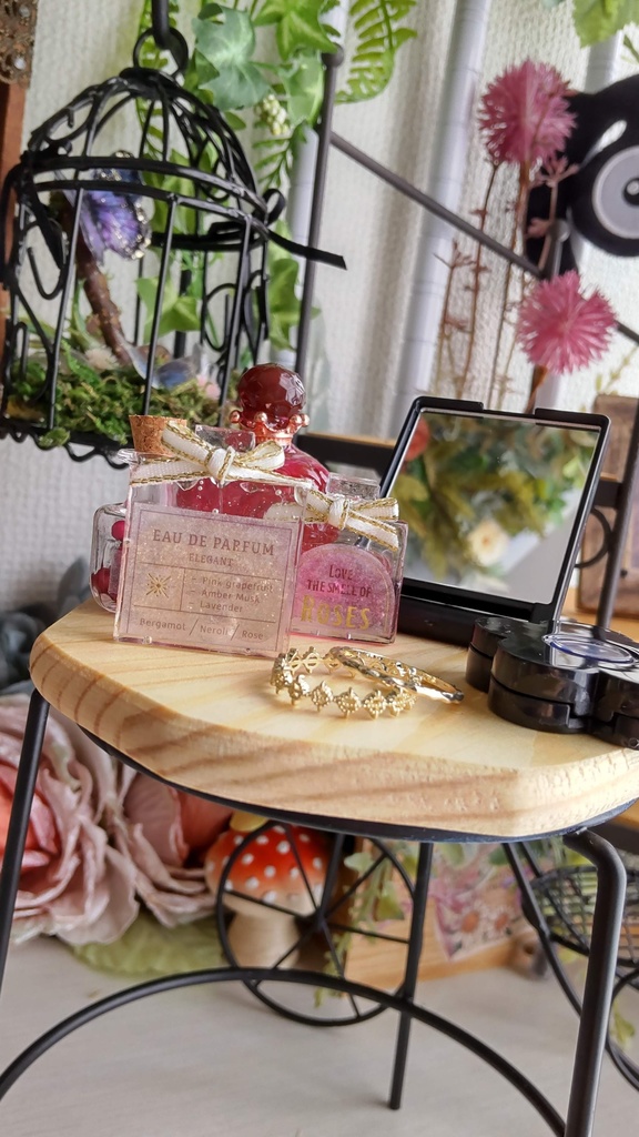 1/3ドールサイズ(DD・SDなど)箱入りパフューム香水(2種類)★レジン作品/あなたのドールへプレゼントにいかがですか🎁✨