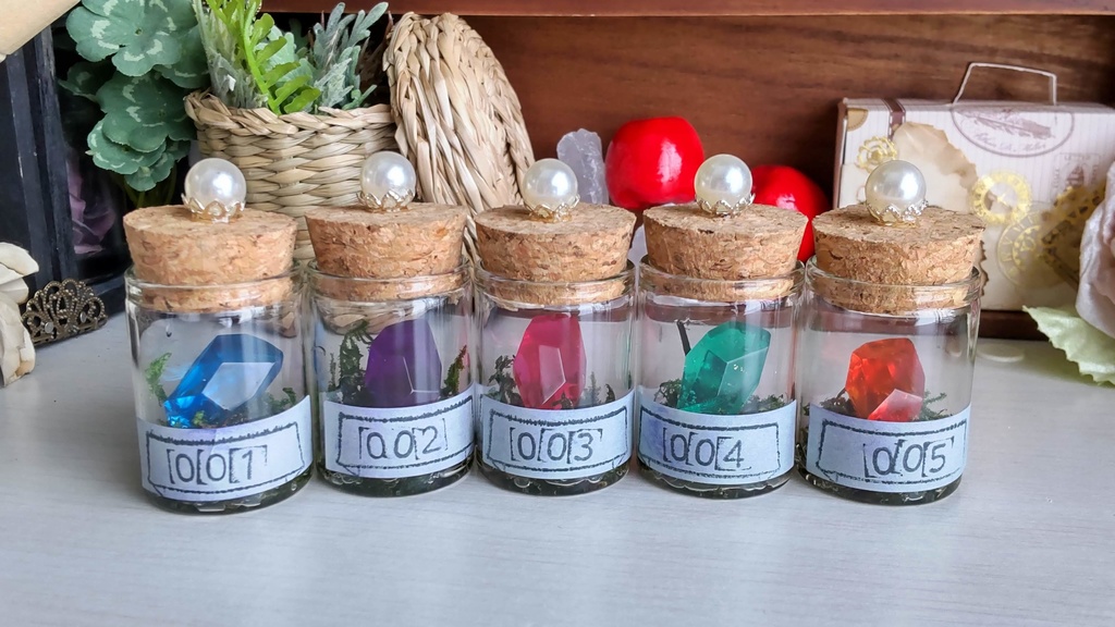 魔法石の結晶の標本✨(5種類)/魔法石を綴じ込めた小瓶をあなたのお部屋に…💎