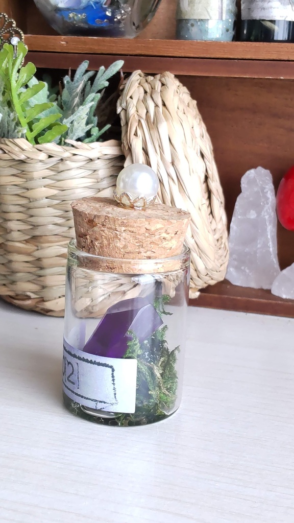 魔法石の結晶の標本✨(5種類)/魔法石を綴じ込めた小瓶をあなたのお部屋に…💎