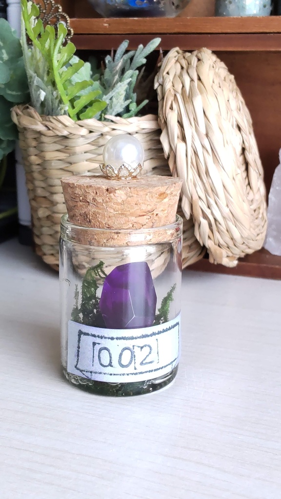 魔法石の結晶の標本✨(5種類)/魔法石を綴じ込めた小瓶をあなたのお部屋に…💎