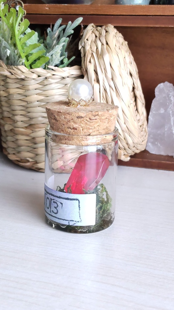 魔法石の結晶の標本✨(5種類)/魔法石を綴じ込めた小瓶をあなたのお部屋に…💎