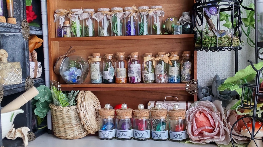 魔法石の結晶の標本✨(5種類)/魔法石を綴じ込めた小瓶をあなたのお部屋に…💎