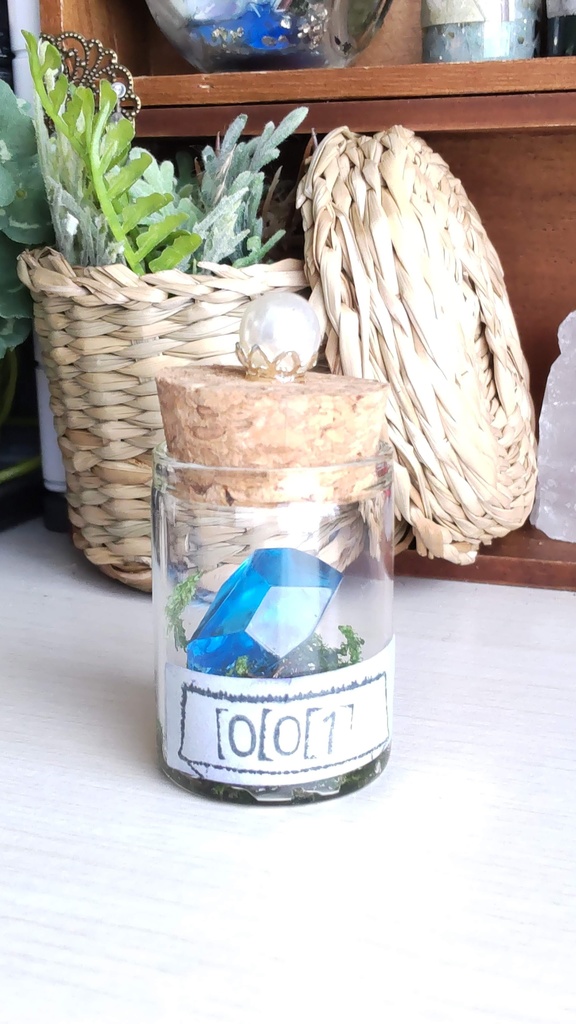 魔法石の結晶の標本✨(5種類)/魔法石を綴じ込めた小瓶をあなたのお部屋に…💎