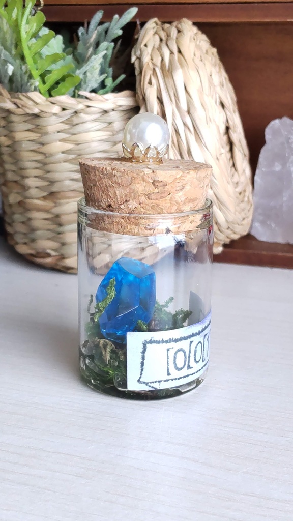 魔法石の結晶の標本✨(5種類)/魔法石を綴じ込めた小瓶をあなたのお部屋に…💎