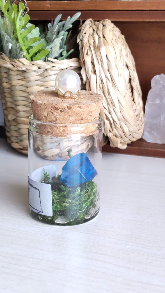 魔法石の結晶の標本✨(5種類)/魔法石を綴じ込めた小瓶をあなたのお部屋に…💎