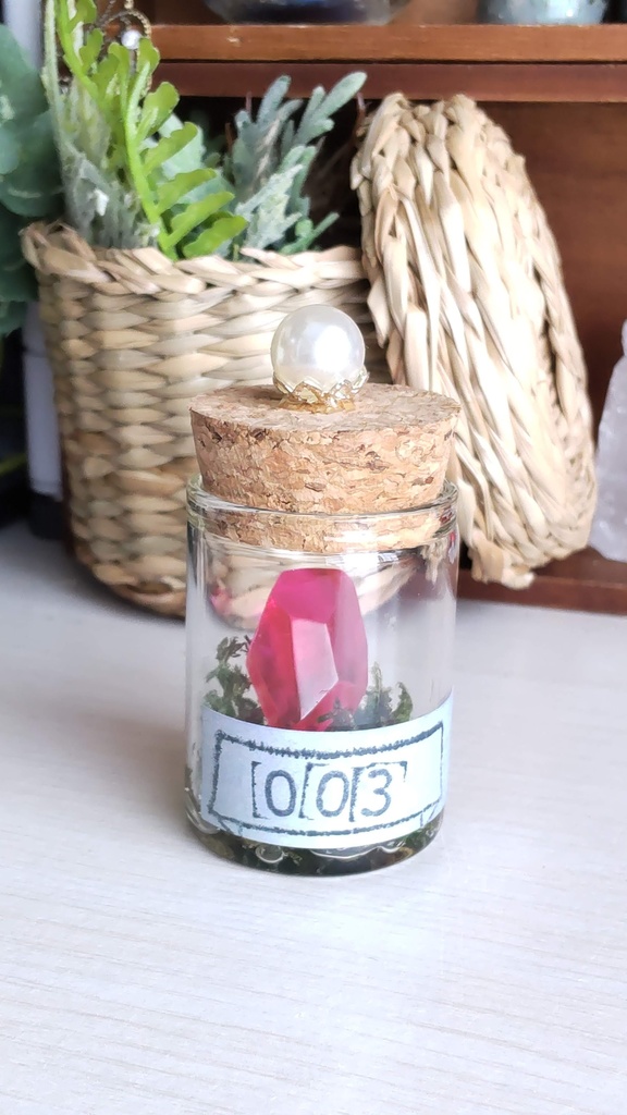 魔法石の結晶の標本✨(5種類)/魔法石を綴じ込めた小瓶をあなたのお部屋に…💎