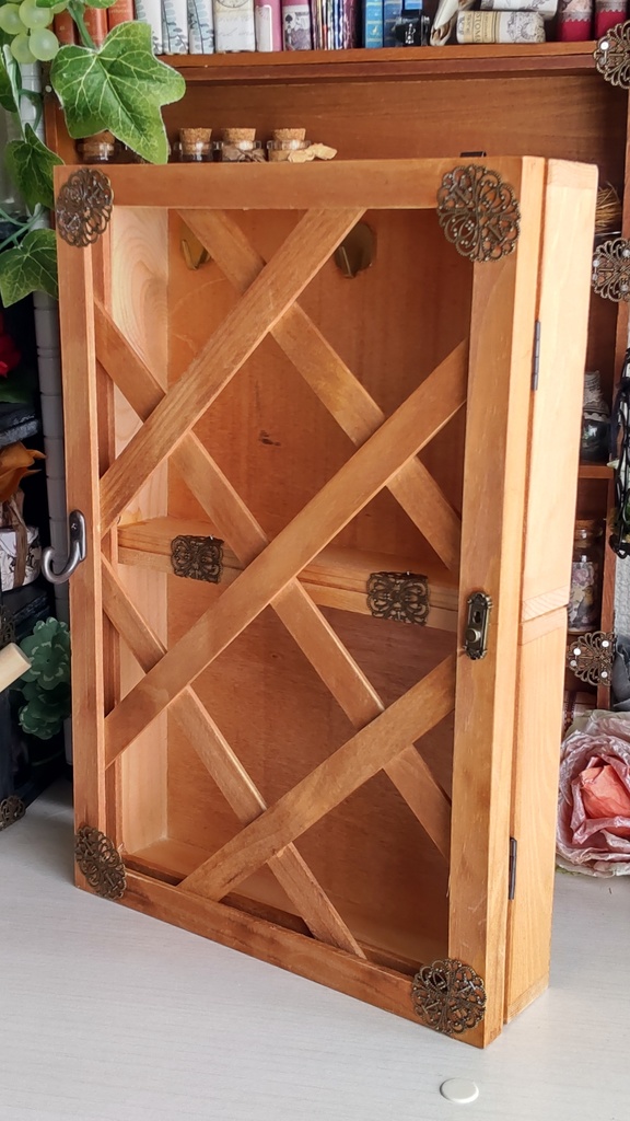 ドールサイズ★木箱で作った魔法棚✨ドールのお部屋に素敵な棚はいかがですか♪