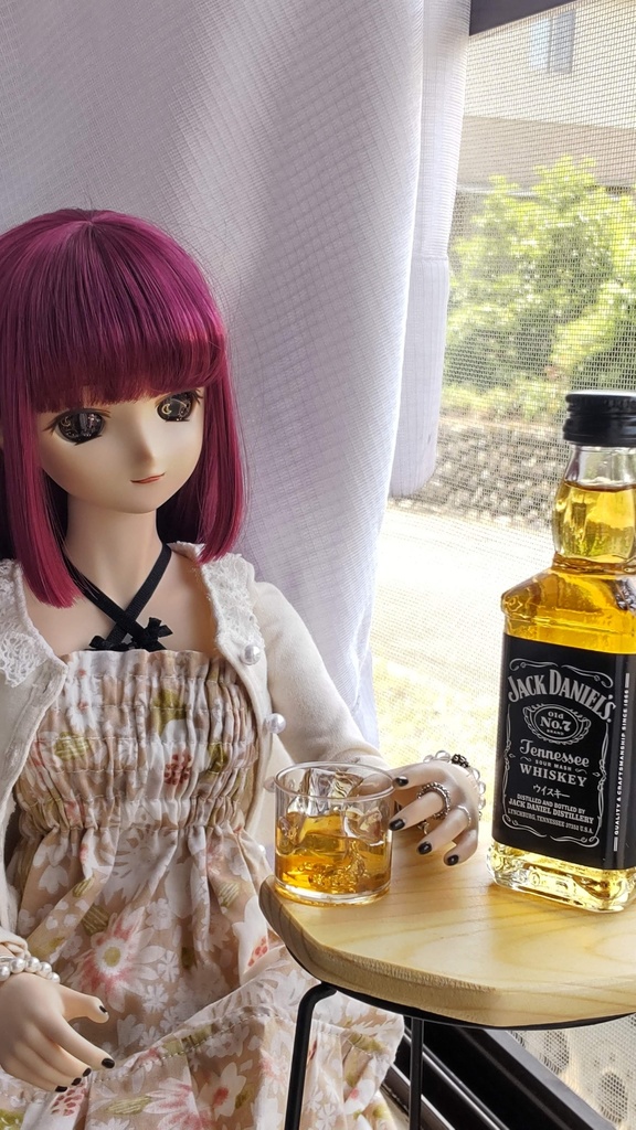 ウィスキーロックグラス(丸型)★1/3ドールサイズ(DD･SDなど)レジン作品／しっとり大人の魅力あふれるドール撮影にいかがですか🍷✨