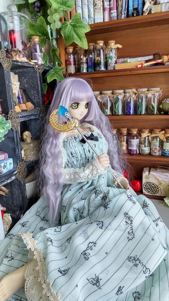 【年末SALE‼️】月の力を宿し魔法石の杖(2種類)★1/3ドールサイズ/魔法学に必要なステッキをおひとついかがですか✨