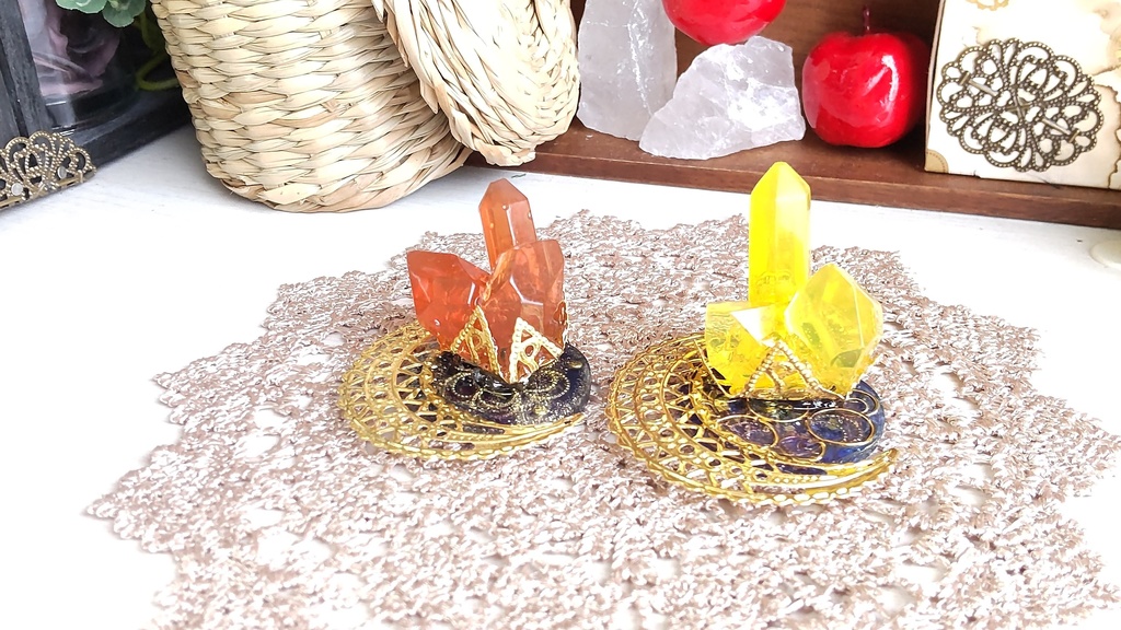 力を宿した魔法石の結晶(2種類)✨/光り輝く魔法石の結晶をあなたやドールのお部屋に…💎