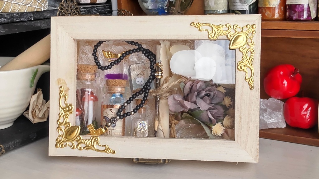 1/3ドールサイズ★小瓶や可愛らしいアイテムを詰めた誓いの小箱🎶①