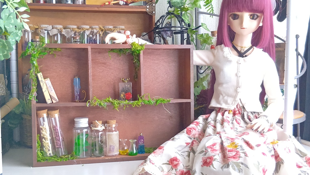 ドールサイズ★木箱で作った魔法棚と小瓶のセット✨ドールのお部屋に素敵な棚はいかがですか♪