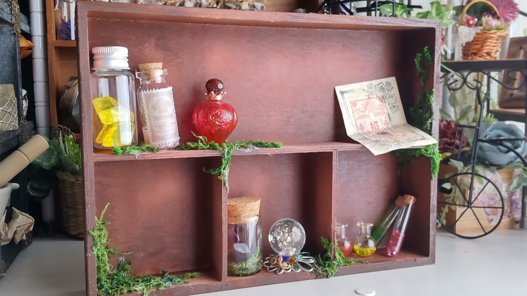 ドールサイズ★木箱で作った魔法棚と小瓶のセット✨ドールのお部屋に素敵な棚はいかがですか♪