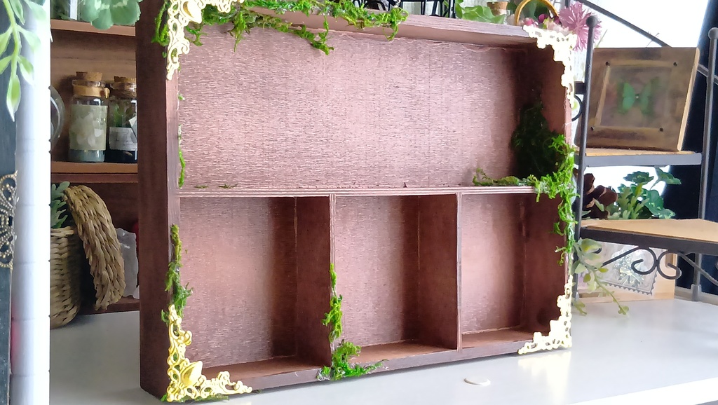 ドールサイズ★木箱で作った魔法棚(横型)と小瓶のセット✨ドールのお部屋に素敵な棚はいかがですか♪