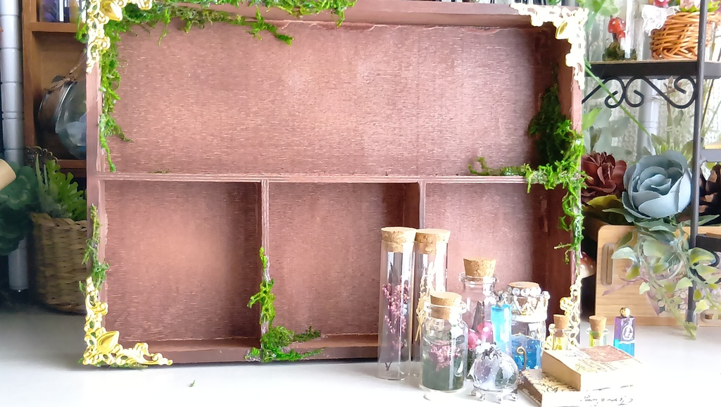 ドールサイズ★木箱で作った魔法棚(横型)と小瓶のセット✨ドールのお部屋に素敵な棚はいかがですか♪