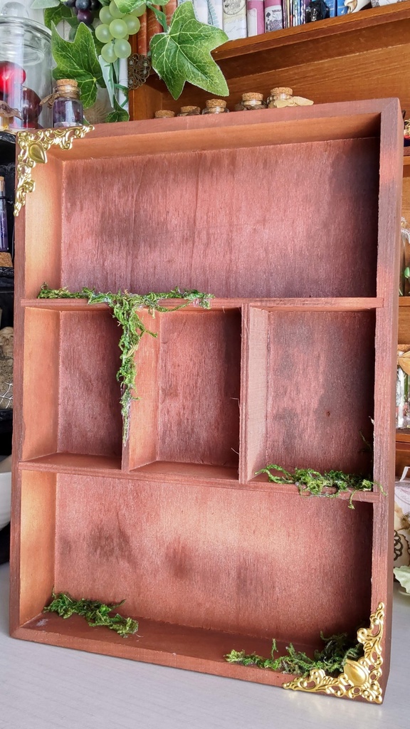 ドールサイズ★木箱で作った魔法棚(縦型)と小瓶のセット✨ドールのお部屋に素敵な棚はいかがですか♪