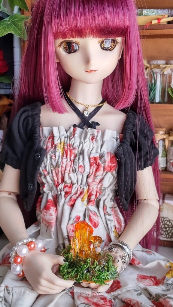 苔むした水晶(3種類)✨/光り輝く水晶をあなたやドールのお部屋に…💎