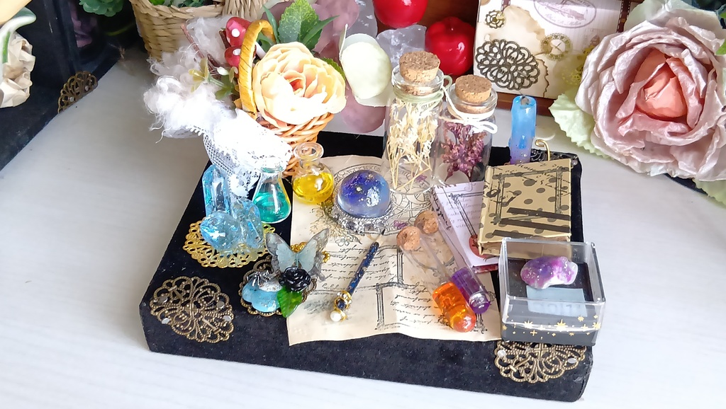 1/3ドールサイズ(SD、DDなど)魔法学校の研修生セット①／魔導書や試験管など魔法道具のセットです📜🔯✨