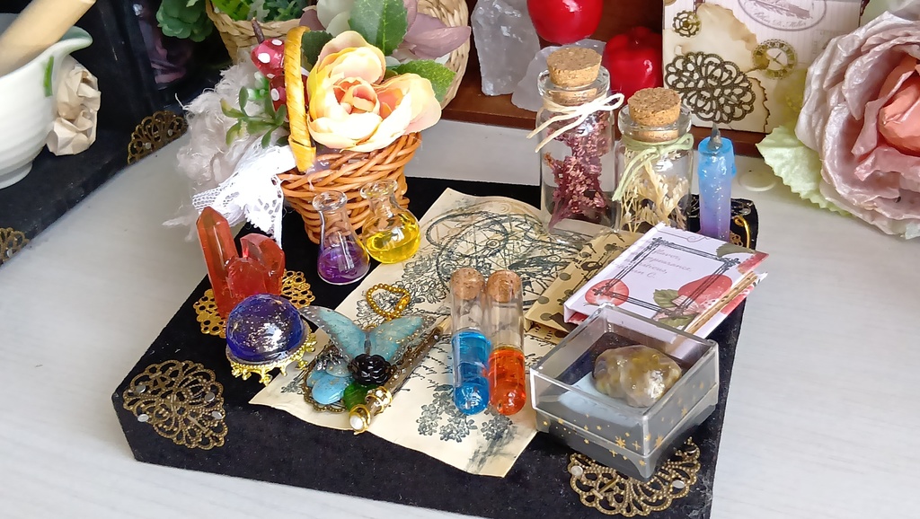 1/3ドールサイズ(SD、DDなど)魔法学校の研修生セット②/魔導書や試験管など魔法道具のセットです📜🔯✨