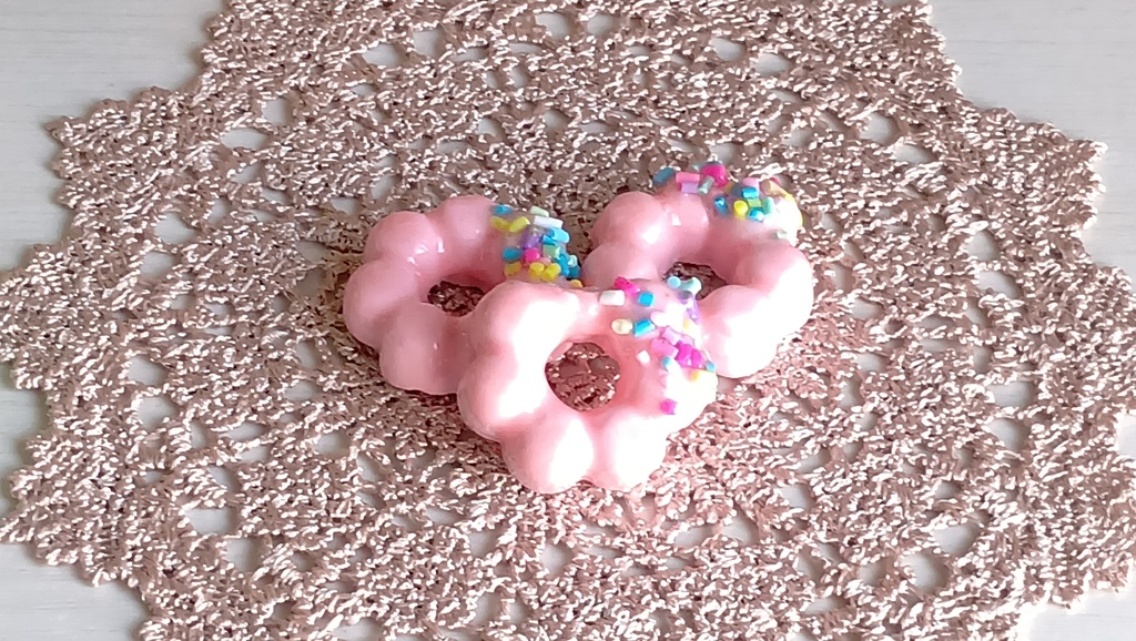 1/3ドールサイズ★ポン◯リングもどき(6種類)/カラフルなドーナツ、食べかけもあるよ🍩✨
