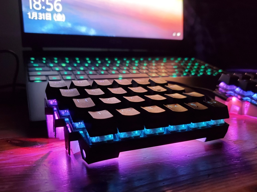 左右分割48キーボード 無線 RGB 完成品 1個限定