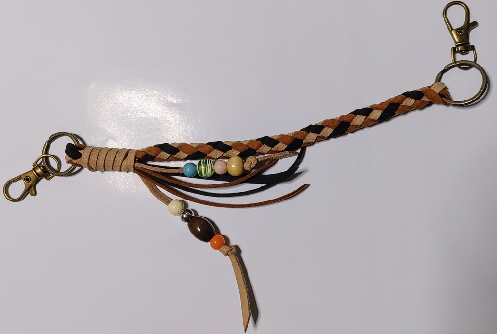 キーチェーン《合皮スエード幅5mm》赤なし