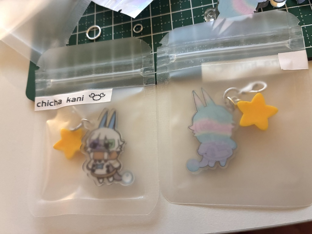 ランダムじゃないチャームのアクキー