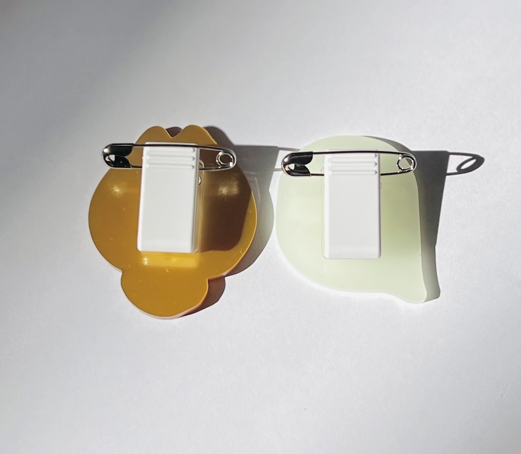 アクリルバッジ