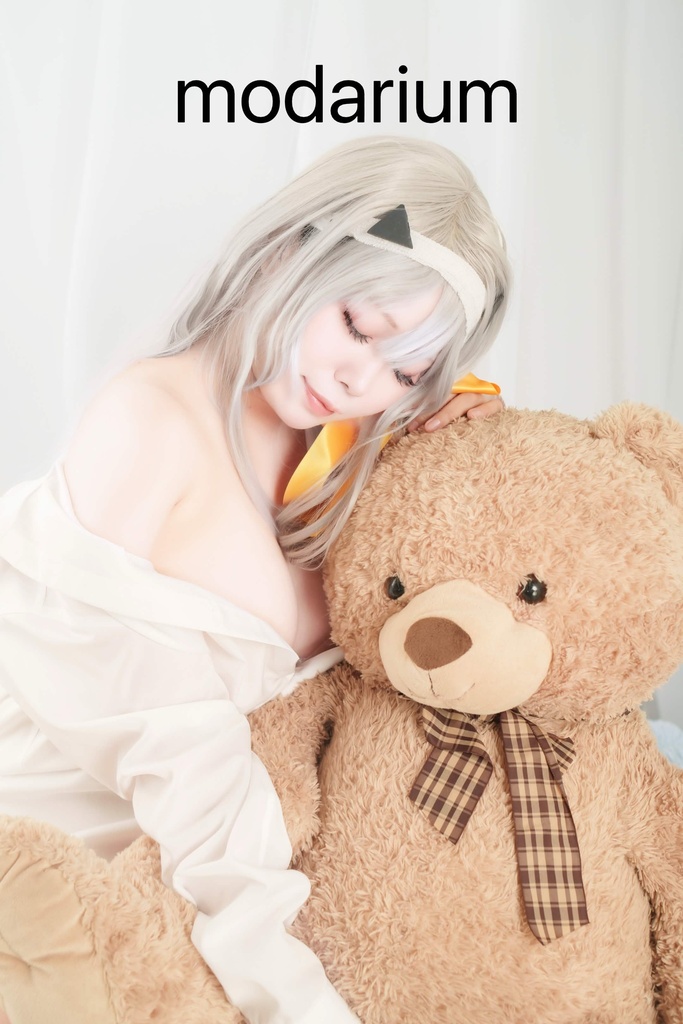 勝利の女神/NIKKE 写真集『modarium』