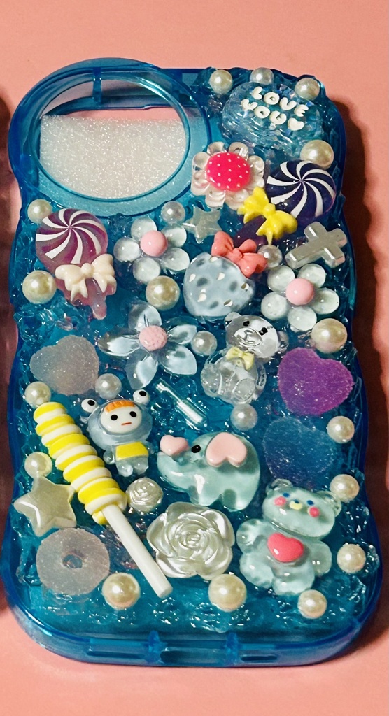 iPhone14〜15ケース　半透明青