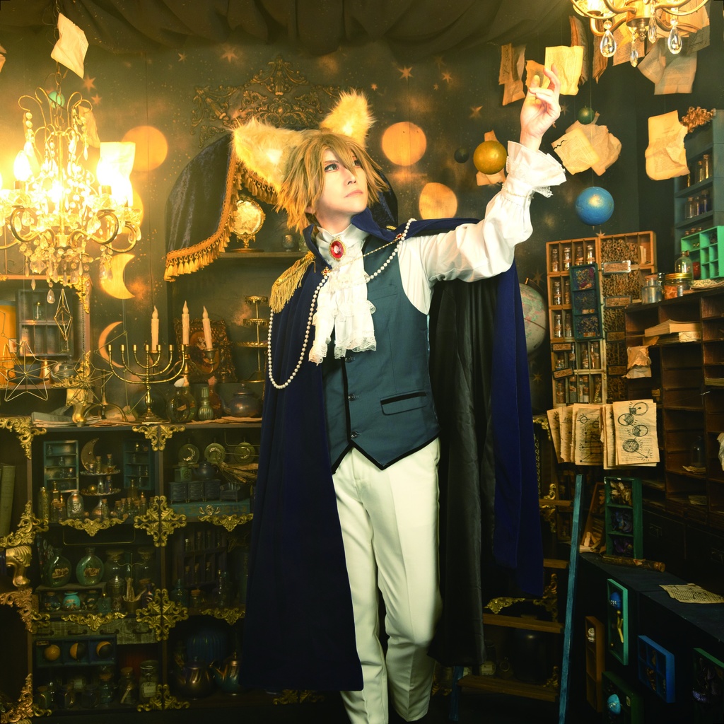 ヒュース コラボ衣装Cosplay写真集「Metamorphose」